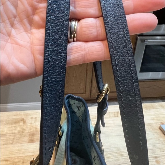 LOUIS VUITTON
Limited Edition Escale Canvas Ailleurs Cabas GM Bag - Picture 12 of 17